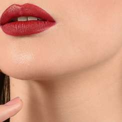 Il collo svela l’età: prenditene cura con Medilift